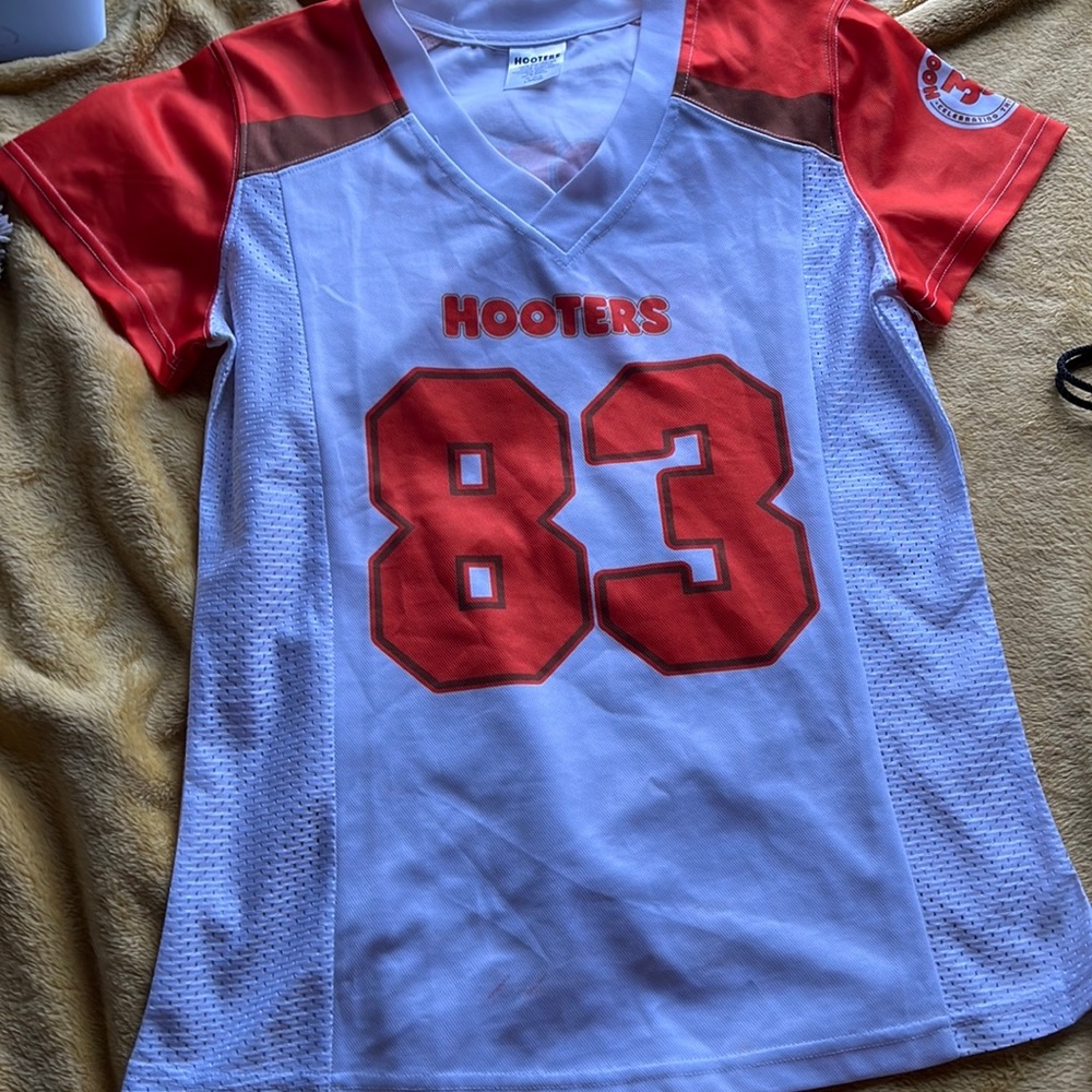 HOOTERS JERSEY